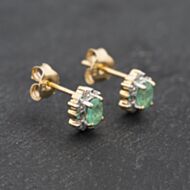 Pre-Owned 9ct Yellow Gold 0.28ct Emerald & Diamond Oval Cluster Stud Earrings 43171306