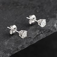 Pre-Owned 18ct White Gold 0.50ct Brilliant Cut Diamond Single Stone Stud Earrings 43171349
