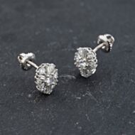 Pre-Owned 14ct White Gold 0.90ct Diamond Multi-Cut Stud Earrings 43171366