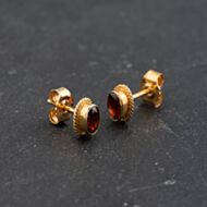 Pre-Owned 9ct Yellow Gold 8mm Garnet Oval Stud Earrings 43171370