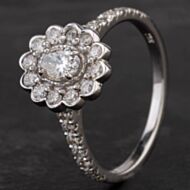 Pre-Owned 14ct White Gold Diamond Cluster Ring 4328545