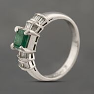 Pre-Owned Platinum 0.38ct Emerald & 0.23ct Baguette Cut Diamond Dress Ring 43371071