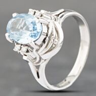 Pre-Owned Platinum Aquamarine & 0.08ct Brilliant Cut Diamond Oval Cluster Ring 43401011
