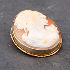 Pre-Owned Vintage 9ct Yellow Gold Cameo Large Oval Brooch 41131055