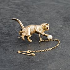 Pre-Owned Vintage 9ct Yellow Gold Cultured Pearl & Ruby Cat Brooch 41131128