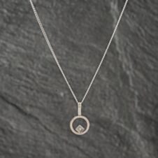 Pre-Owned 18ct White Gold Diamond Pendant & 16 Inch Curb Chain 41142115