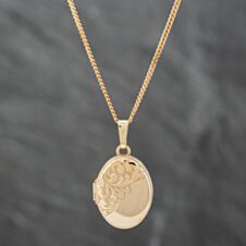 Pre-Owned 9ct Yellow Gold Oval Part Engraved Locket Pendant & 20 Inch Curb Chain 41142155