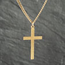 Pre-Owned 9ct Yellow Gold Diamond Cut Cross Pendant & 17 Inch Curb Chain 41142462
