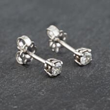 Pre-Owned 18ct White Gold Diamond Single Stone Stud Earrings 41172684