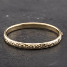 Pre-Owned 9ct Yellow Gold Diamond Cut Patterned Simple Bangle 41211229