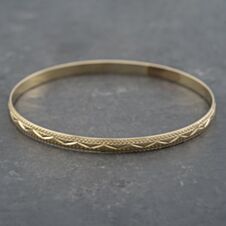 Pre-Owned 9ct Yellow Gold Diamond Cut Standard Engraved Bangle 41211267