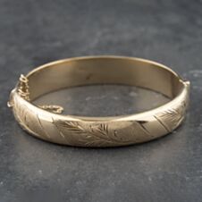 Pre-Owned Vintage 9ct Yellow Gold Wide Hand Engraved Standard Hinged Bangle 41211321