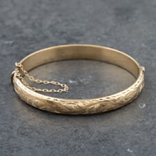 Pre-Owned 9ct Yellow Gold Hand Engraved Standard Hinged Bangle 41211329