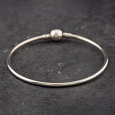 Pre-Owned Pandora Silver Large Charm Bangle 41221265