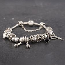 Pre-Owned Pandora Silver Pandora With Safety Chain And 17 Charms 7.5 Inch Charm Bracelet 41221374