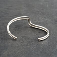 Pre-Owned Silver Double Wave Standard Cuff Bangle 41251458