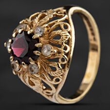 Pre-Owned 9ct Yellow Gold Garnet & Cubic Zirconia Dress Ring 4129563