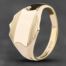 Pre-Owned 9ct Yellow Gold Half Engraved Shield Signet Ring 41341287