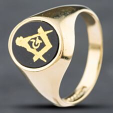 Pre-Owned 9ct Yellow Gold Onyx Signet Ring 41341394