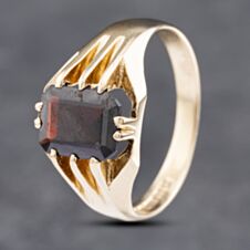 Pre-Owned Vintage 9ct Yellow Gold Garnet Oval Signet Ring 41341776