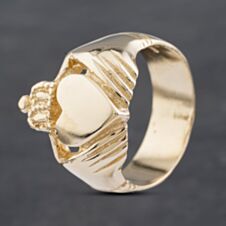 Pre-Owned 9ct Yellow Gold Heavy Claddagh Ring 41341863