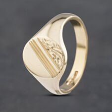 Pre-Owned 9ct Yellow Gold Half Engraved Oval Signet Ring 41341873