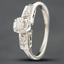 Pre-Owned Vintage 9ct White Gold Brilliant Cut Diamond Shoulder Set Solitaire Ring 41381036