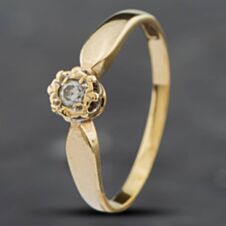 Pre-Owned 9ct Yellow Gold Diamond Solitaire Ring 41381547