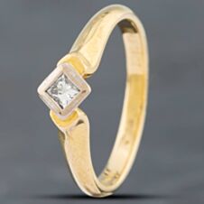 Pre-Owned 18ct Yellow Gold Princess Cut Diamond Rubover Solitaire Ring 41381792