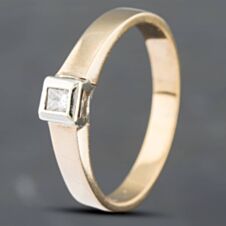 Pre-Owned 9ct Yellow Gold Square Cut Diamond Square Solitaire Ring 41381837