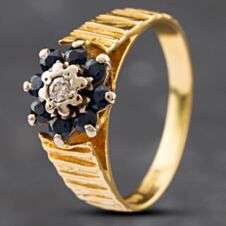 Pre-Owned 18ct Yellow Gold Sapphire & Diamond Flower Bark Textured Cluster Ring 41481422