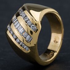 Pre-Owned 18ct Yellow Gold Brilliant Cut Diamond Dress Ring 4312405