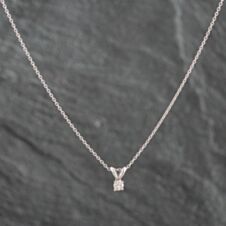 Pre-Owned White Gold 0.10ct Brilliant Cut Diamond Pendant & 18 Inch Trace Chain 4314189