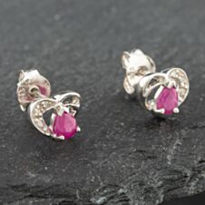 Pre-Owned White Gold 0.38ct Pear Cut Ruby & Diamond Heart Stud Earrings 43171092
