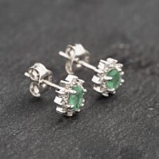 Pre-Owned 9ct White Gold 0.34ct Emerald & Diamond Cluster Stud Earrings 43171279
