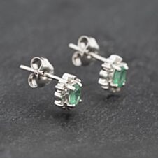 Pre-Owned 9ct White Gold 0.28ct Emerald & Diamond Cluster 7mm Stud Earrings 43171292