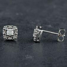 Pre-Owned 9ct White Gold 0.25ct Brilliant Cut Diamond Cluster Stud Earrings 4317156