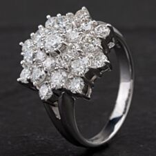 Pre-Owned Platinum Diamond Cluster Ring 4328506