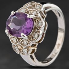 Pre-Owned 14ct White Gold 2.20ct Amethyst & 0.25ct Brilliant Cut Diamond Oval Cluster Ring 4342213
