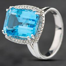 Pre-Owned 14ct White Gold 9.44ct Blue Topaz & 0.27ct Brilliant Cut Diamond Oblong Cluster Ring 4345017