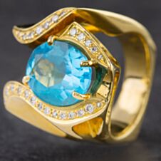 Pre-Owned 18ct Yellow Gold 5.75ct Blue Topaz & 0.25ct Diamond Large Abstract Ring 4345029