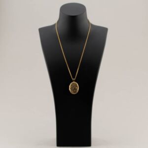 Pre-Owned 9ct Yellow Gold Oval Hand Engraved Locket Pendant 21