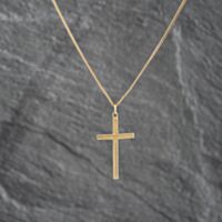 Pre-Owned 9ct Yellow Gold Textured Cross Pendant & 16 Inch Curb Chain 41142655