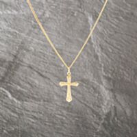 Pre-Owned 9ct Yellow Gold Engraved Cross Pendant & 20 Inch Curb Chain 41143109