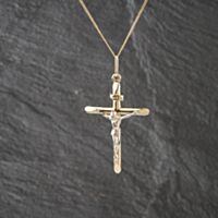 Pre-Owned 9ct Two Colour Gold Crucifix Cross Pendant & 18 Inch Curb Chain 41143115