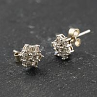 Pre-Owned 9ct White Gold 0.14ct Brilliant Cut Diamond Flower Stud Earrings 41174045