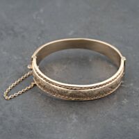 Pre-Owned 9ct Yellow Gold Openwork Zig-Zag Beaded Border Foliate Engraved Bangle 41211386