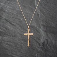 Pre-Owned 9ct Yellow Gold Engraved Cross Pendant & 18 Inch Curb Chain 43141271