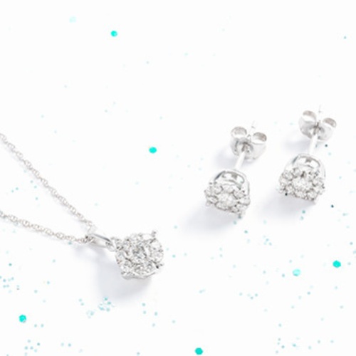 Dazzling Diamond Rings as Christmas Gift